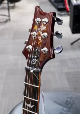 PRS Guitars - SE DGT Electric Guitar Birds Inlay - McCarty Tobacco Sunburst 3